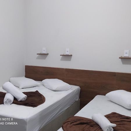Pousada Quarto Com Ventilador,Ar Frigobar E Garagem Aparecida  Esterno foto